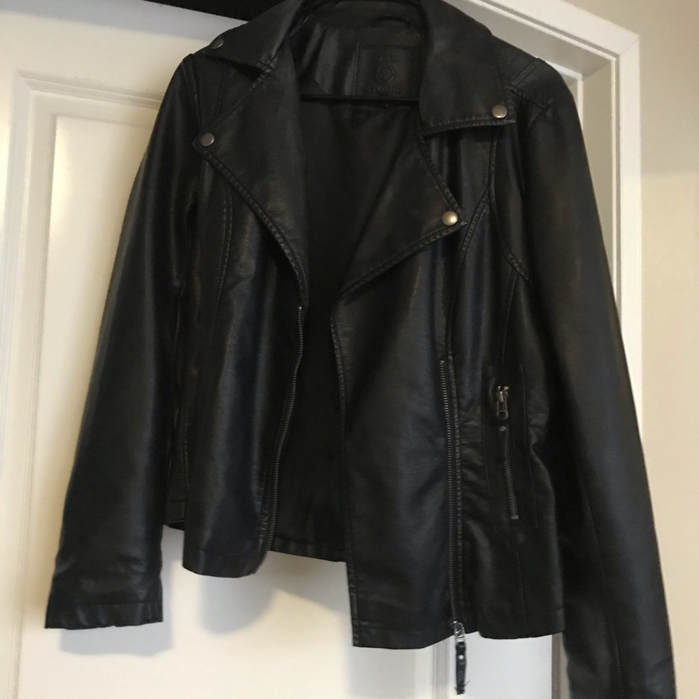 Max Studio faux leather jacket S
